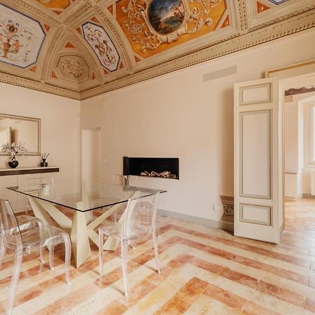 Sotto Gli Affreschi Del 1800 Con Colazione Inclusa 阿西西 外观 照片